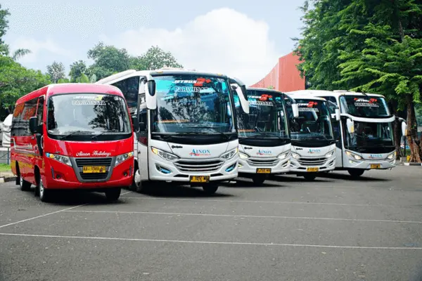 Tipe Bus Pariwisata yang Perlu Anda Ketahui Sebelum Menyewanya